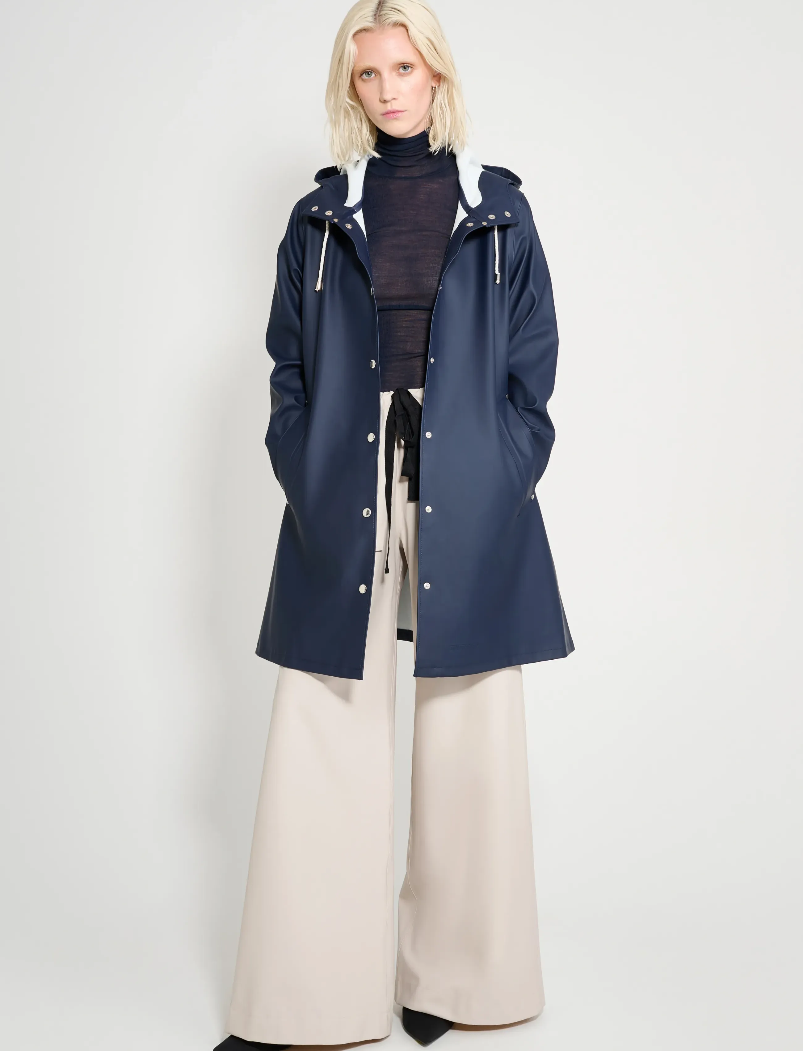 Stutterheim Mosebacke Navy, XL, Navy, Regntøj > Regnfrakker, Dame
