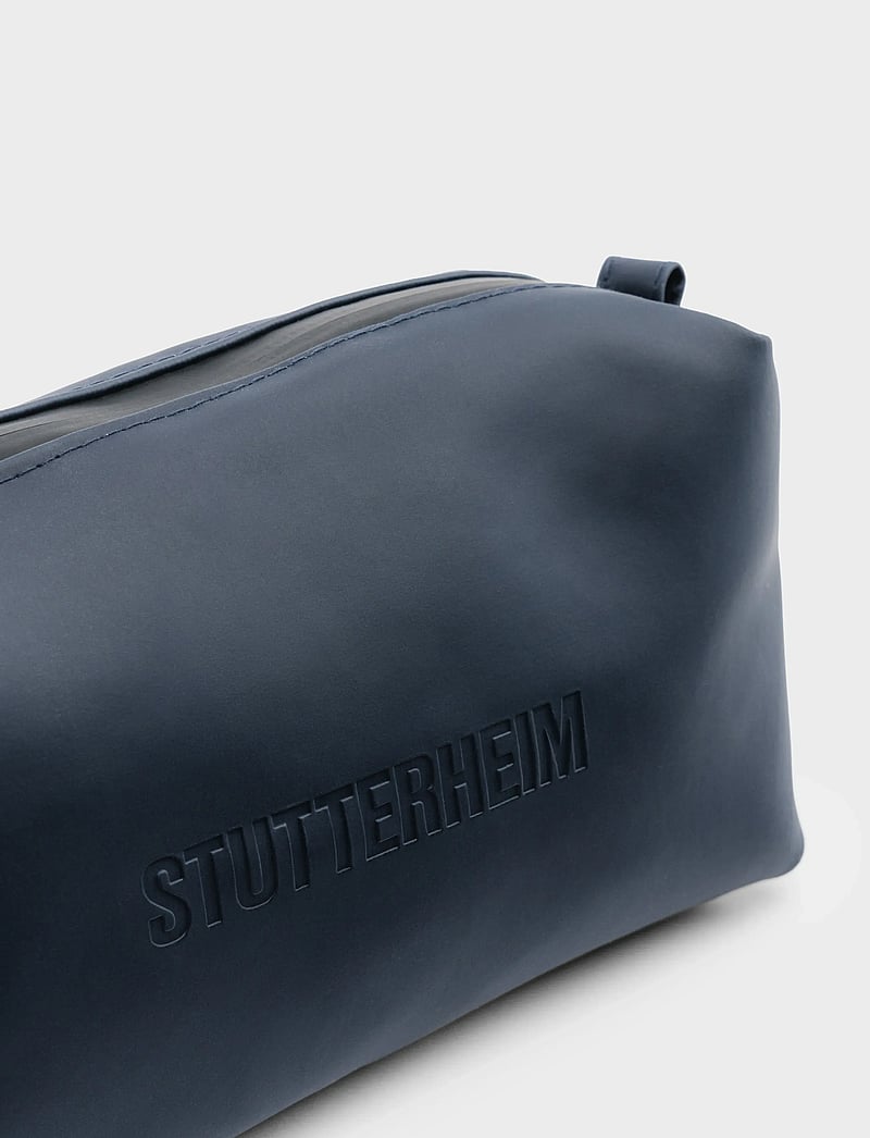 Stutterheim - Container Small Navy - toiletartikler - navy - 2