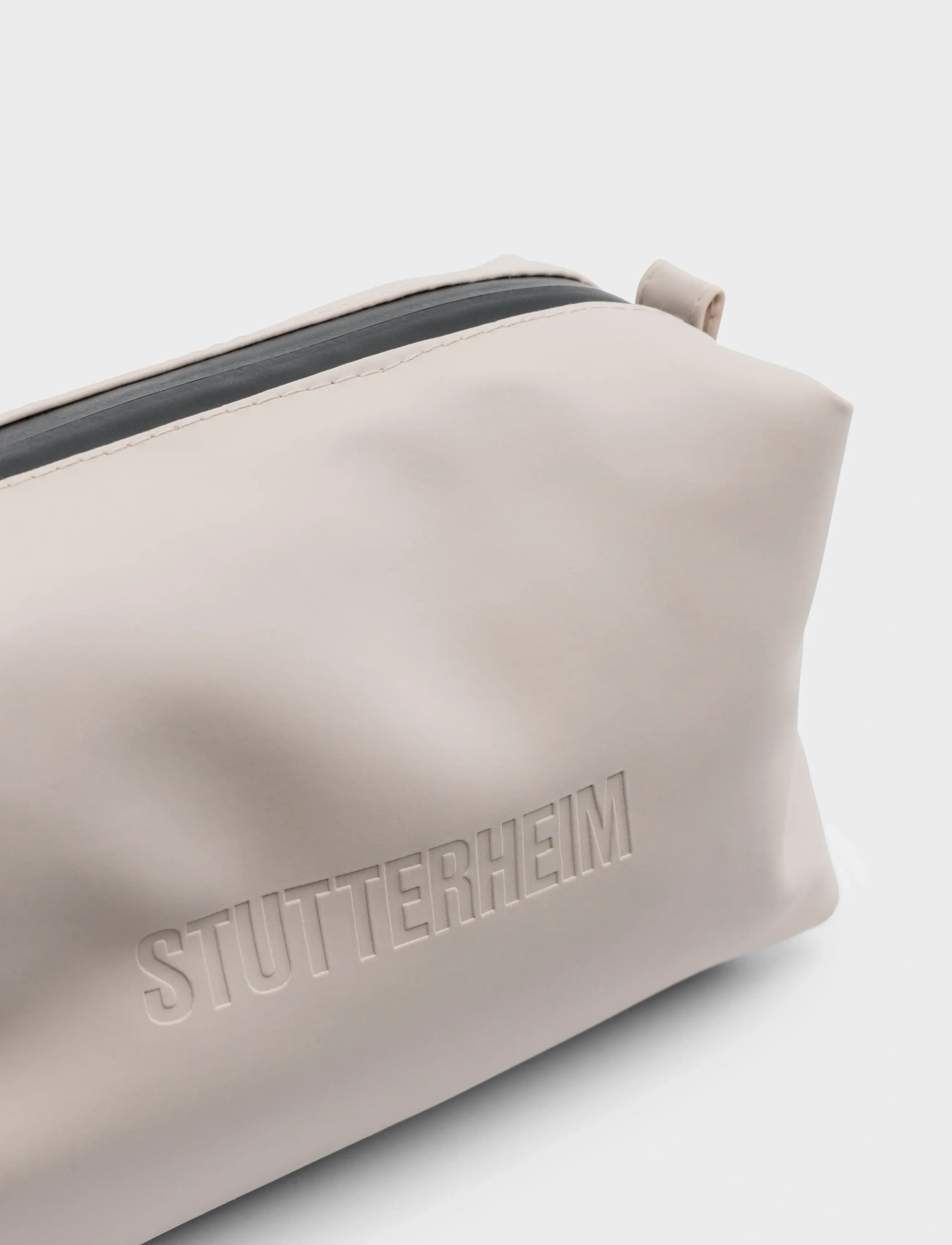 Stutterheim - Container Small Light Sand - toiletartikler - light sand - 2
