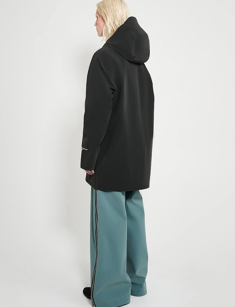 Stutterheim - Stockholm Patch Matte Black - regnjakker - black - 3