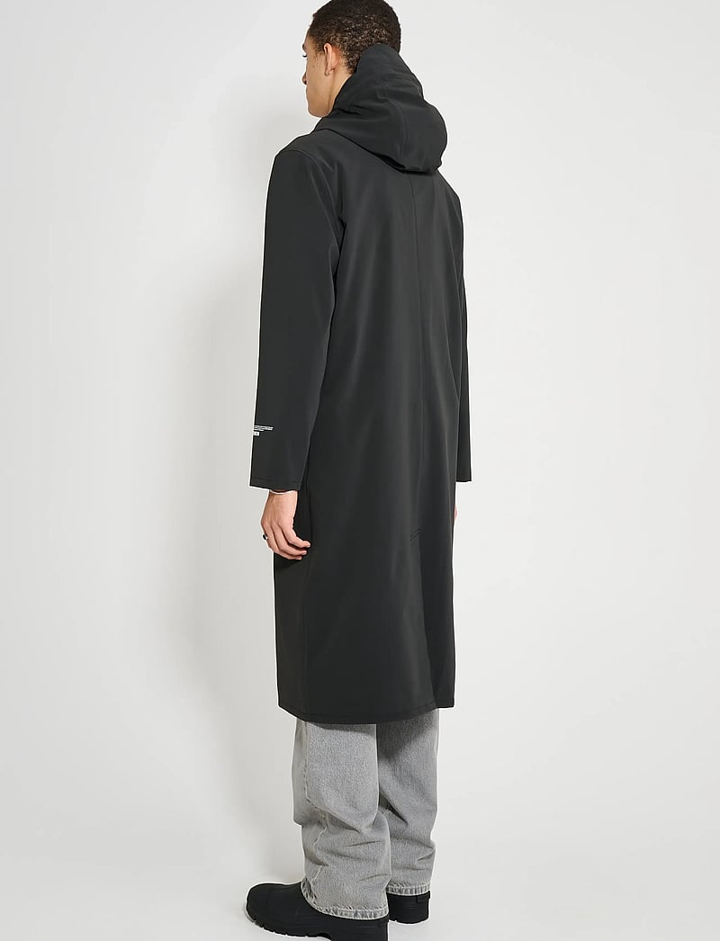 Stutterheim - Stockholm Long Patch Matte Black - regnjakker - black - 3