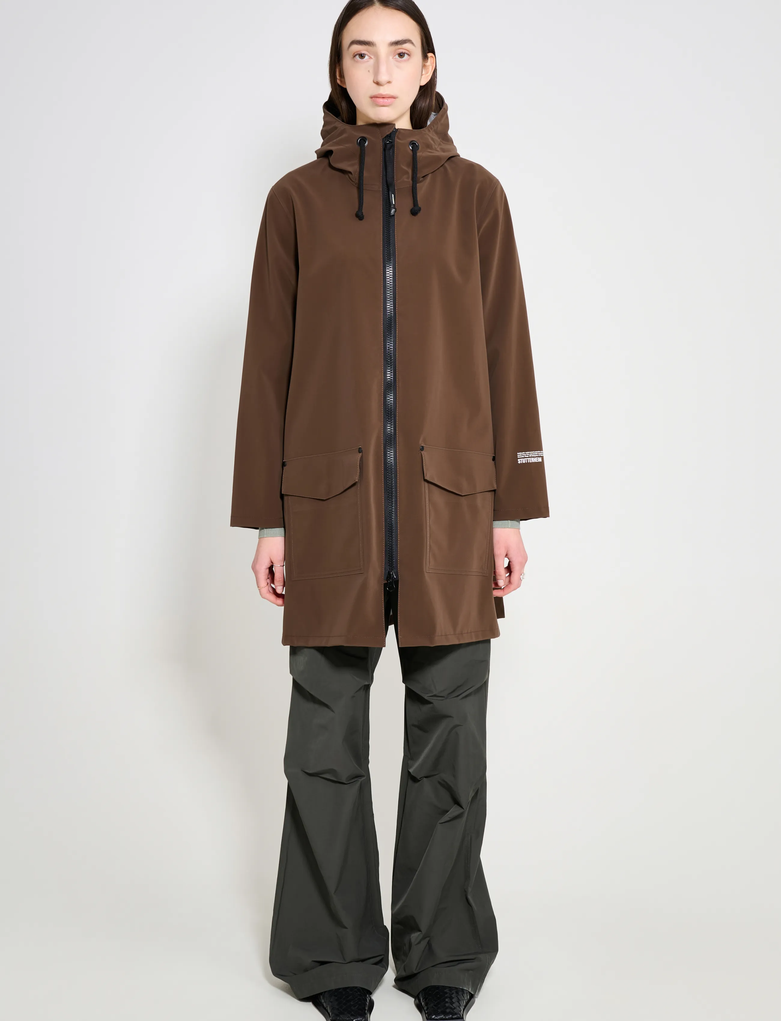 Stutterheim Mosebacke Patch Matte Dark brown - Regnjakker - DARK BROWN / brown