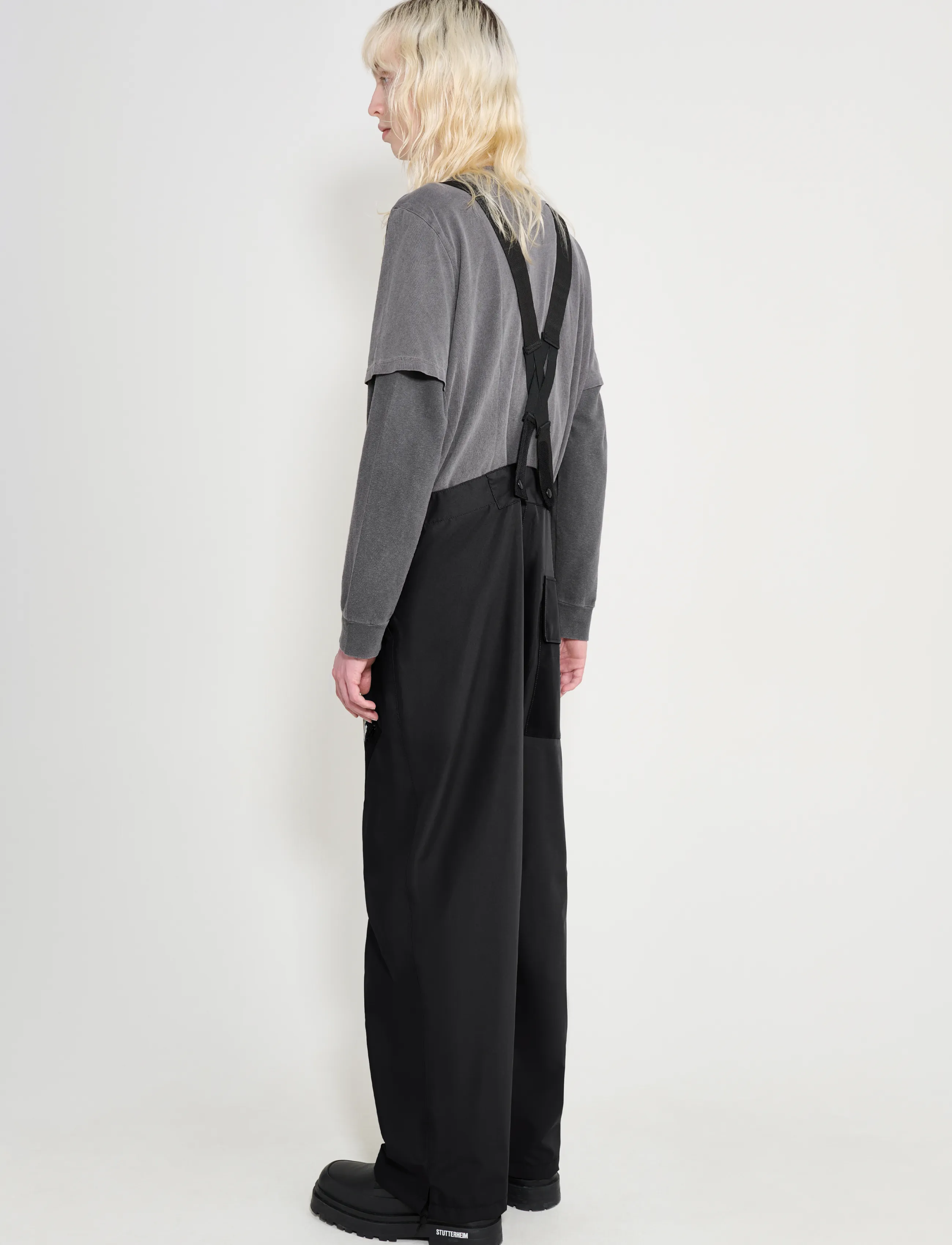 Stutterheim - Space Bib Trouser Matte Black - cargobyxor - black - 4