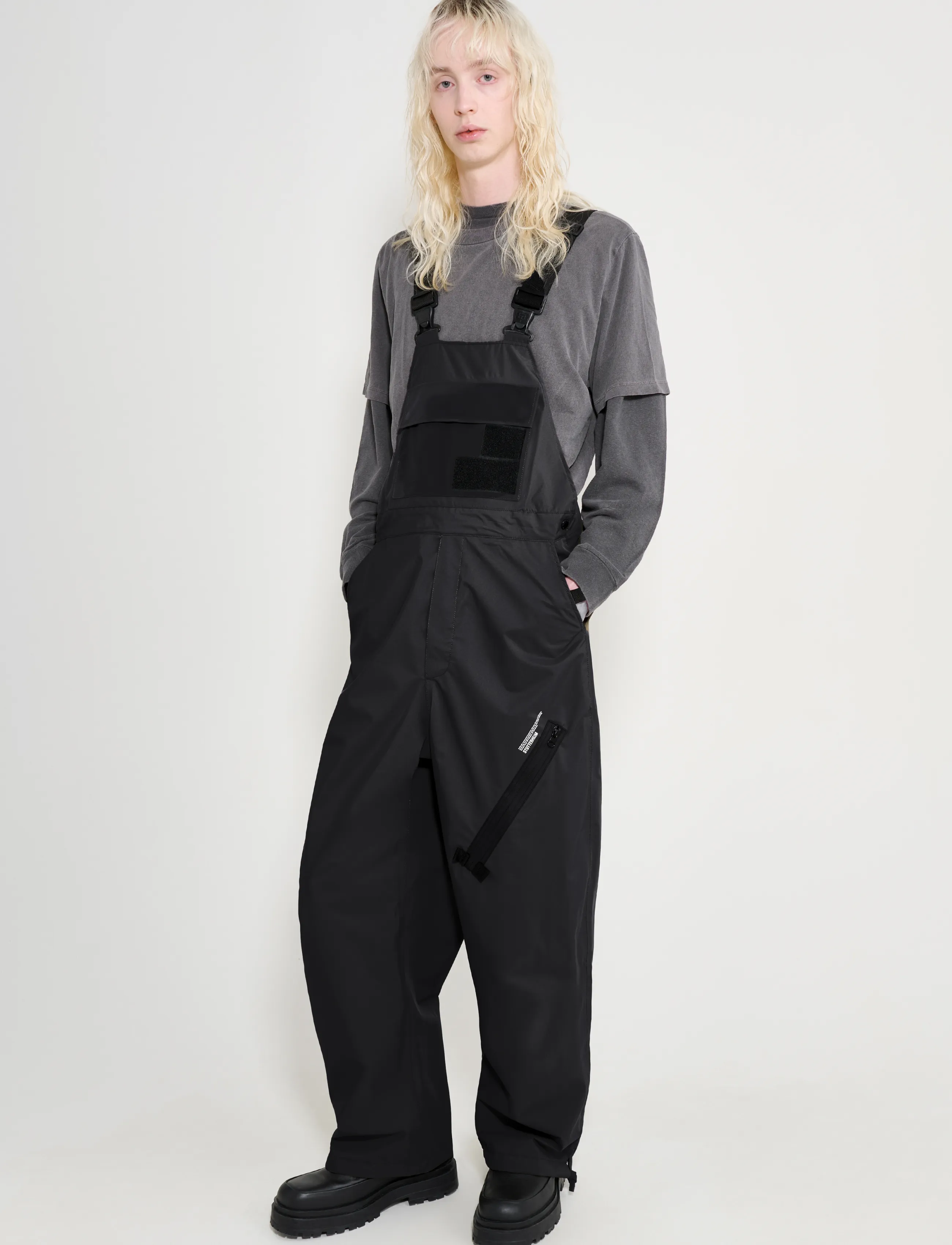 Stutterheim - Space Bib Trouser Matte Black - cargobyxor - black - 5