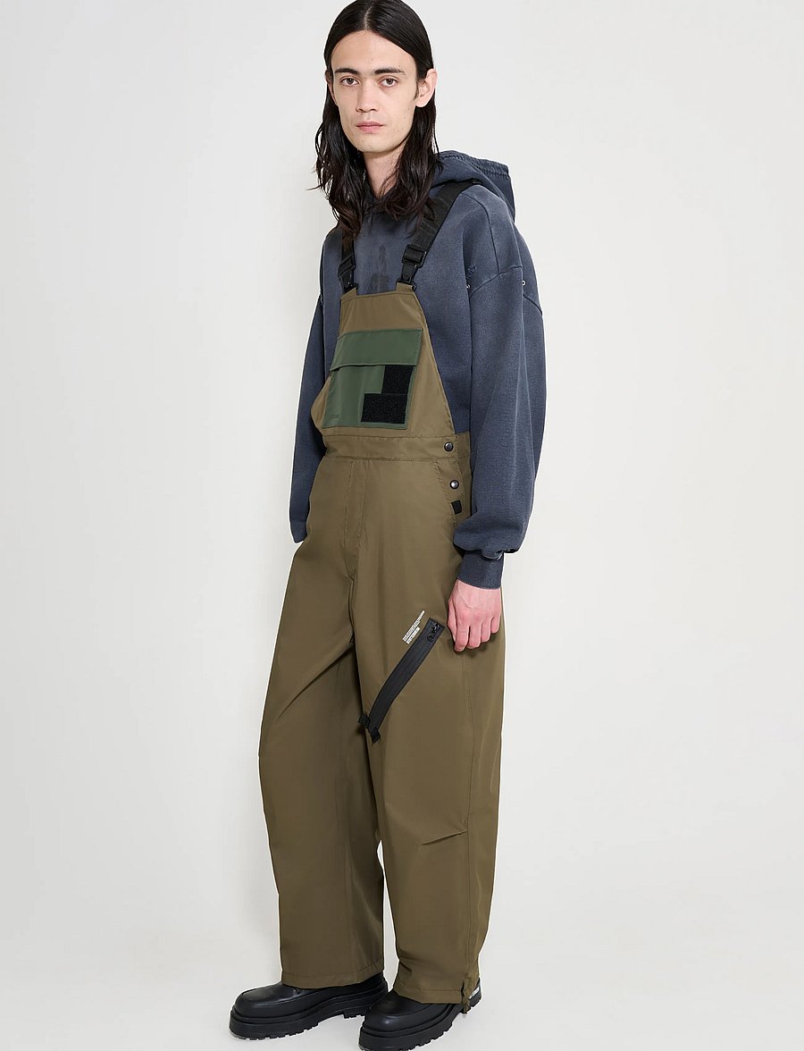 Stutterheim - Space Bib Trouser Matte Green - cargobyxor - green - 5