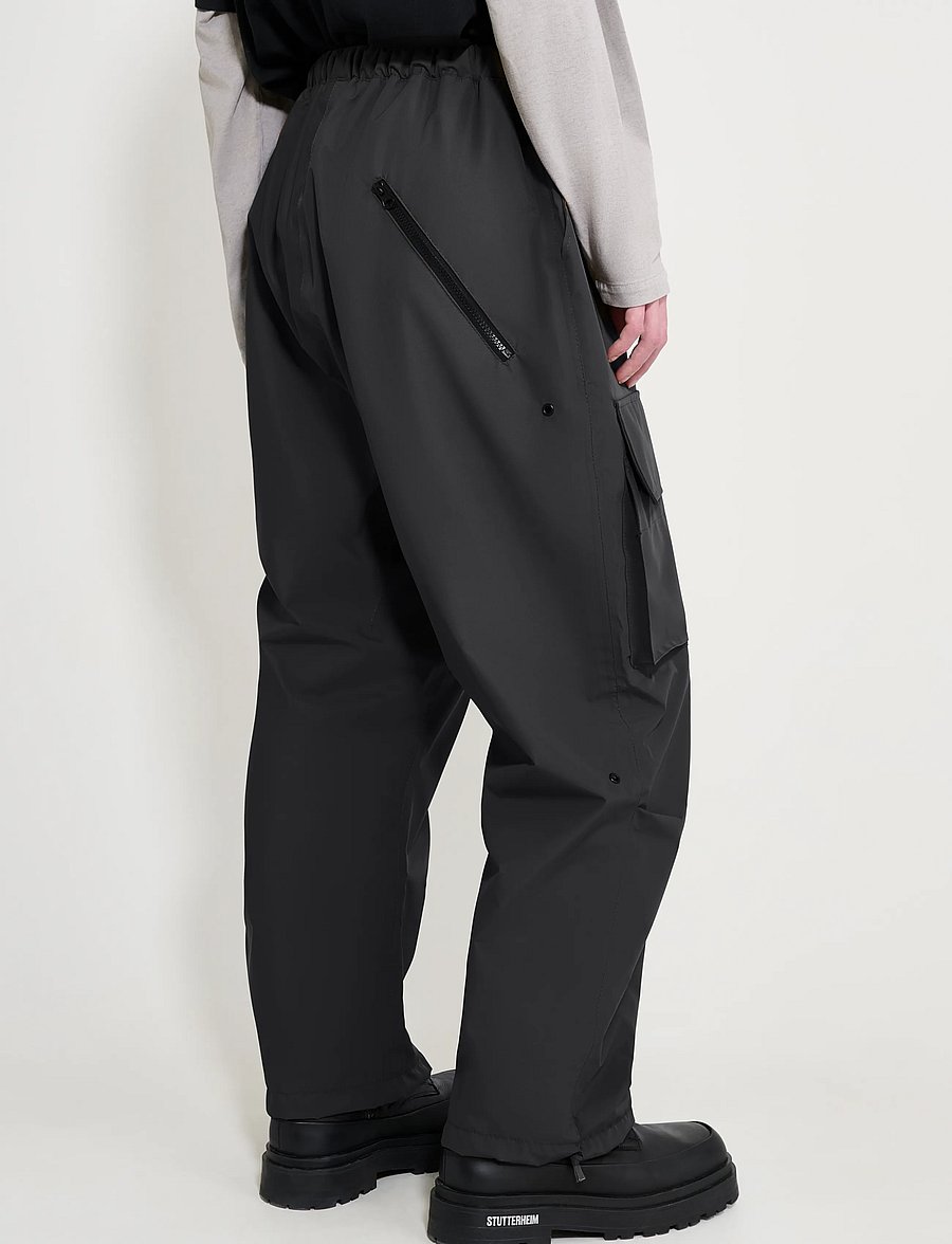Stutterheim - Space Pocket Trouser Matte Black - cargobyxor - black - 5