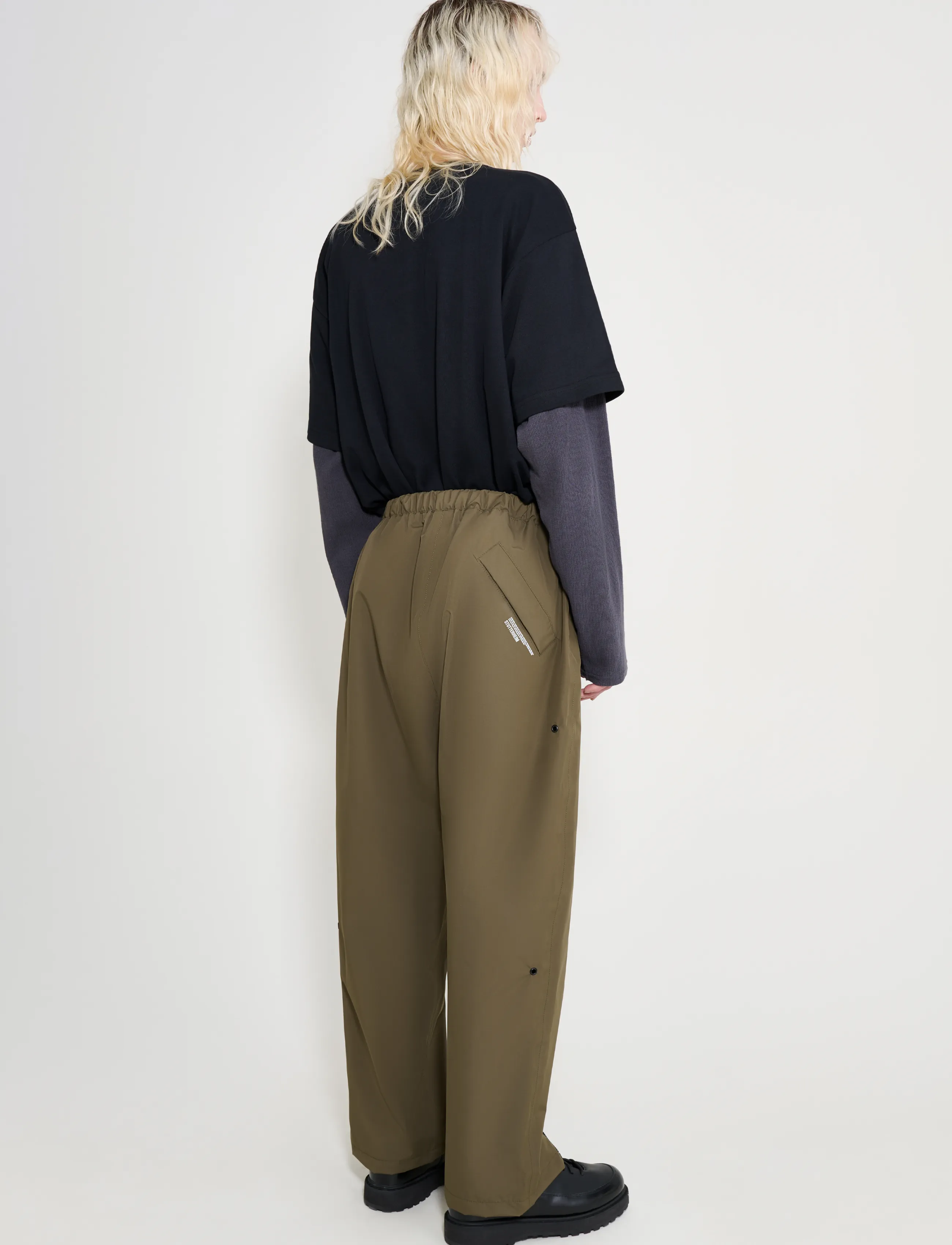 Stutterheim - Bash Zip Nylon Trouser Matte Green - vabaajapüksid - green - 4