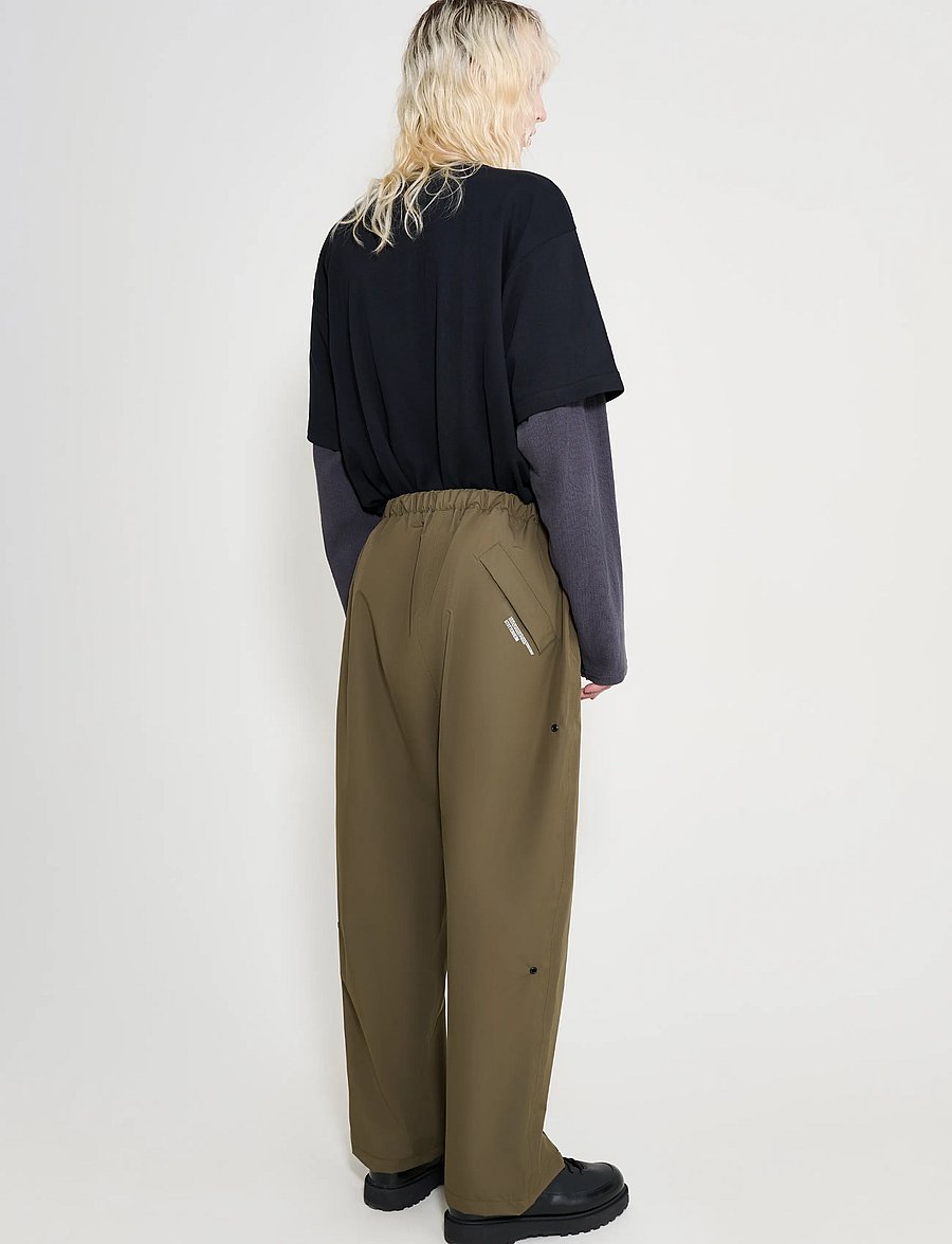 Stutterheim - Bash Zip Nylon Trouser Matte Green - vabaajapüksid - green - 4