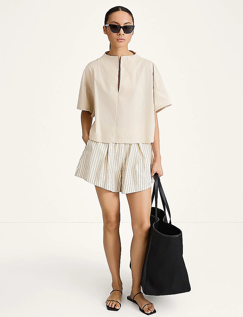 Stylein - JOJO SHORTS - lühikesed vabaajapüksid - cream stripe - 0