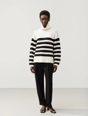 Stylein - ADELE SWEATER - megztiniai su aukšta apykakle - striped - 2