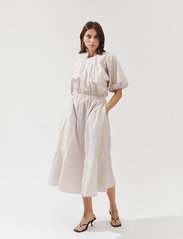 Stylein - JENO DRESS - midiklänningar - beige stripe - 2