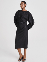 Stylein - MILANA DRESS - midi kjoler - black - 3