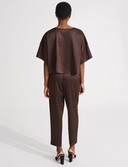 Stylein - MIMI T-SHIRT - blouses korte mouwen - brown - 4