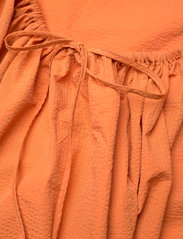 Stylein - MYTRA DRESS - feestelijke kleding voor outlet-prijzen - orange - 7