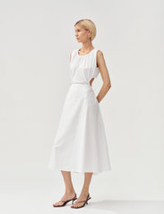 Stylein - MYTRA DRESS - festtøj til outletpriser - white - 2