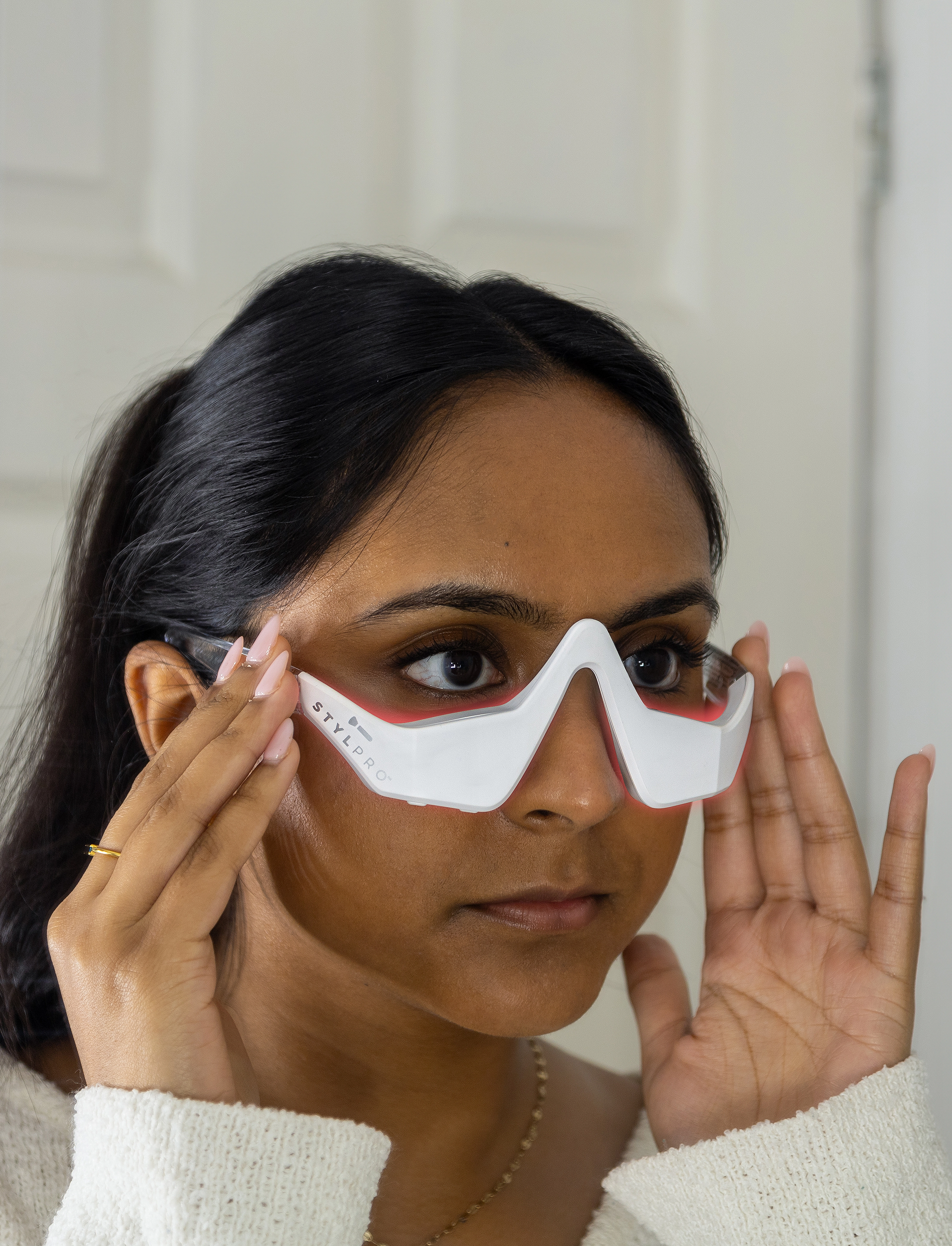 Stylpro Stylpro Spectacular Ems & Red Led Under Eye Glasses, One Size, White, Hudpleje > Skønhedsteknologi, Dame