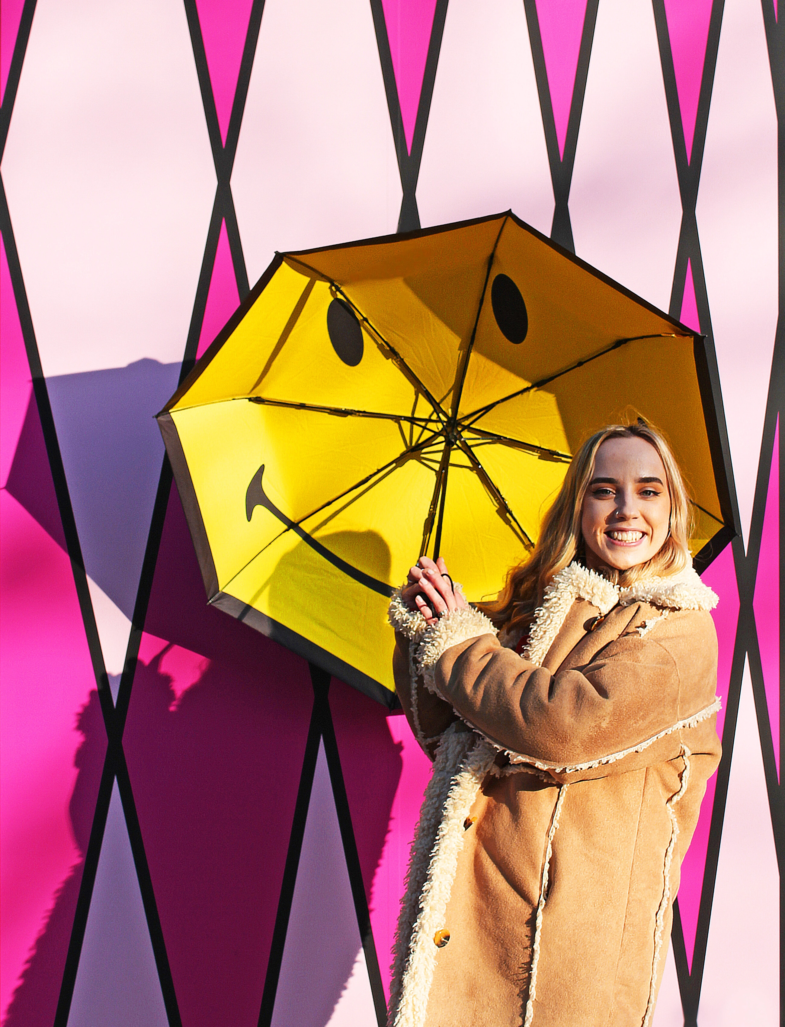 Suck UK Smiley Umbrella, 25X5X5 cm, Accessories, Gelb - Umbrellas, Frauen