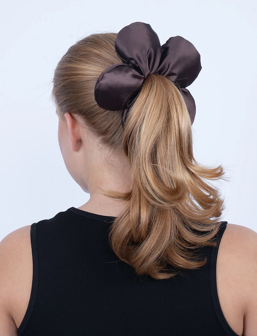 SUI AVA - Flower Pillow Scrunchie - haargummis & haarbänder - chocolate fondant - 0