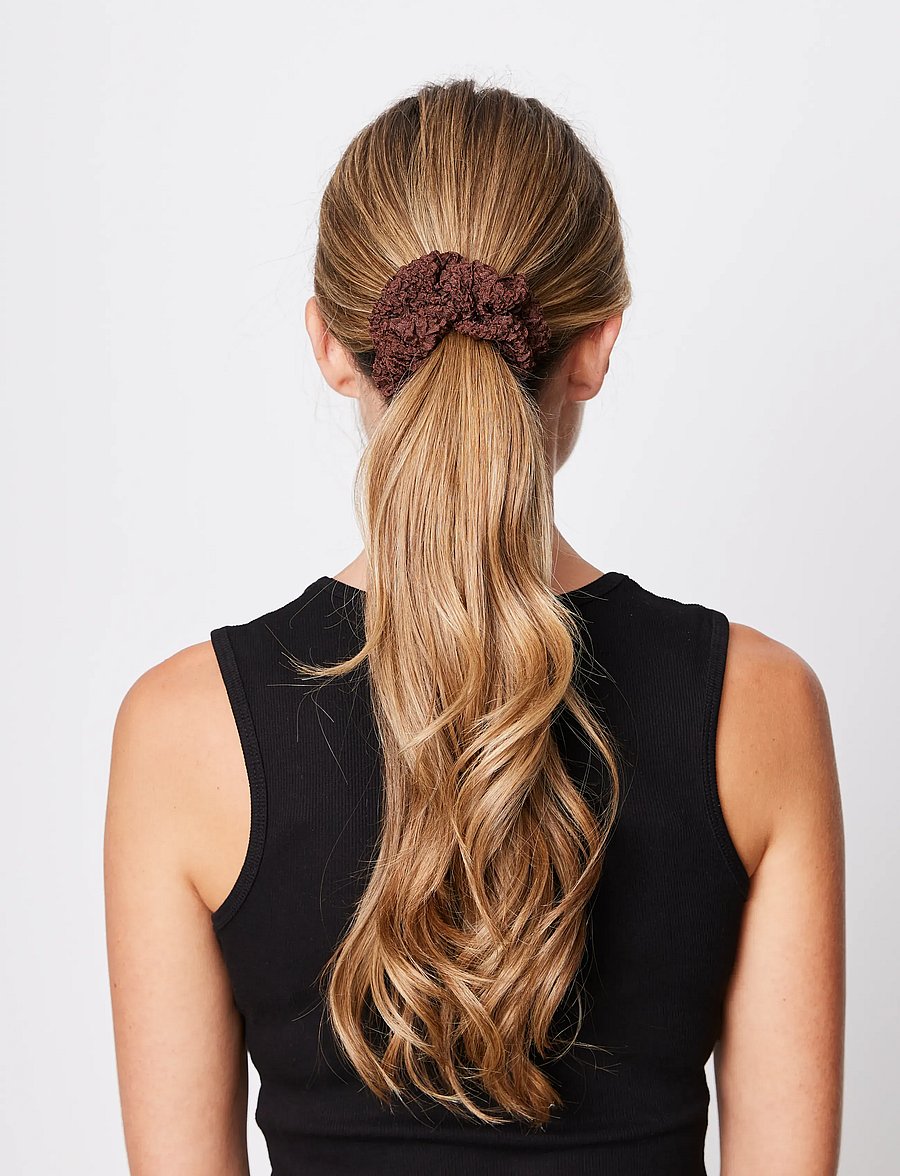 SUI AVA - 3-Pack Cringle Ribbon Scrunchies - hårbånd og hårsnore - brown // chartr - 3