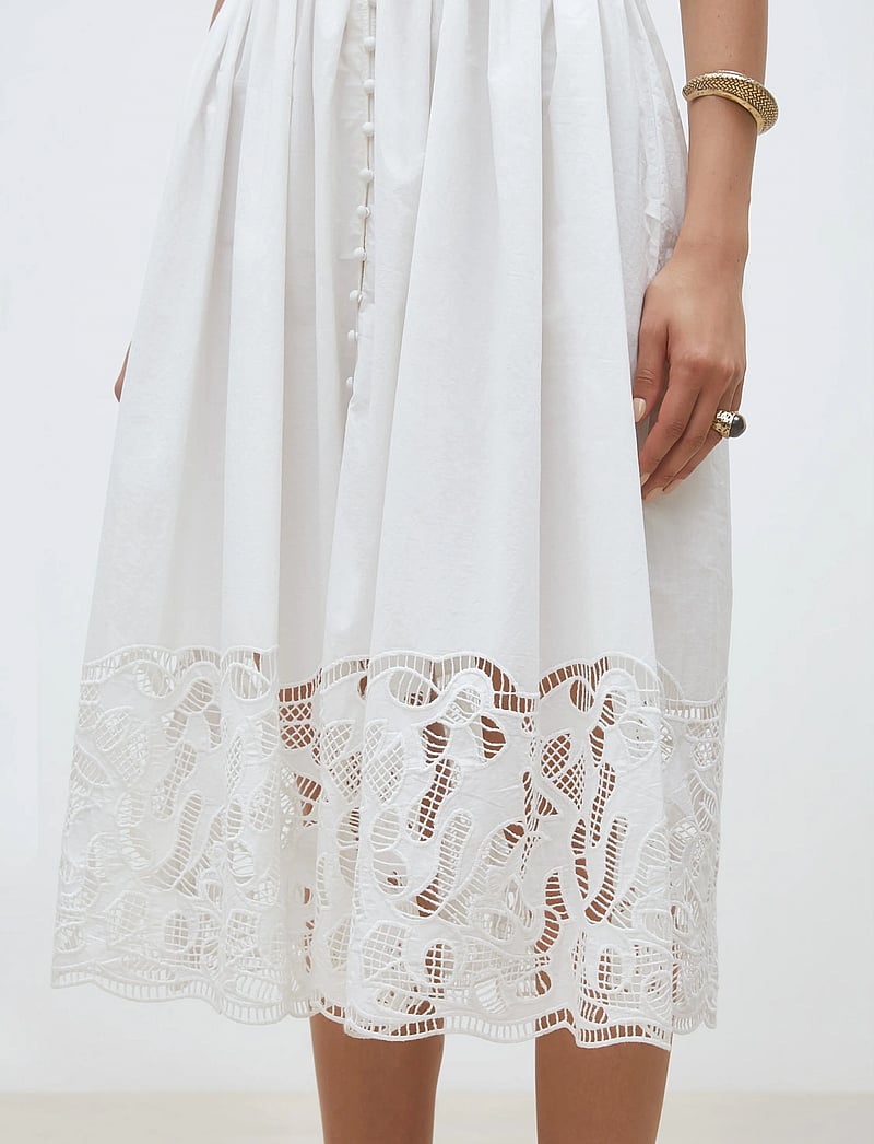SUNCOO Paris - Cecily - sommarklänningar - blanc casse - 5