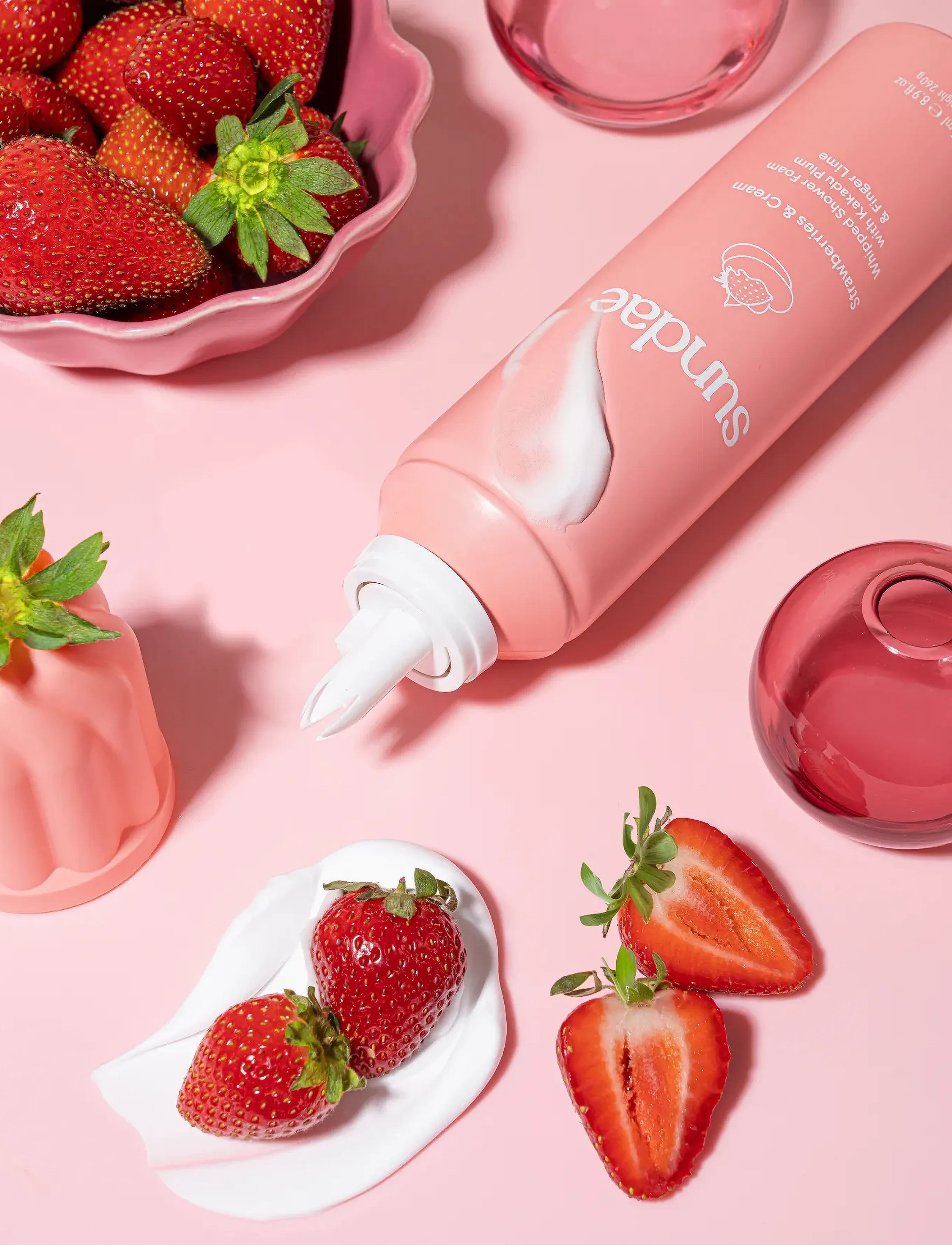 Sundae Body - Strawberries & Cream Whipped Shower Foam - duschgel & duscholjor  - strawberry & cream - 2