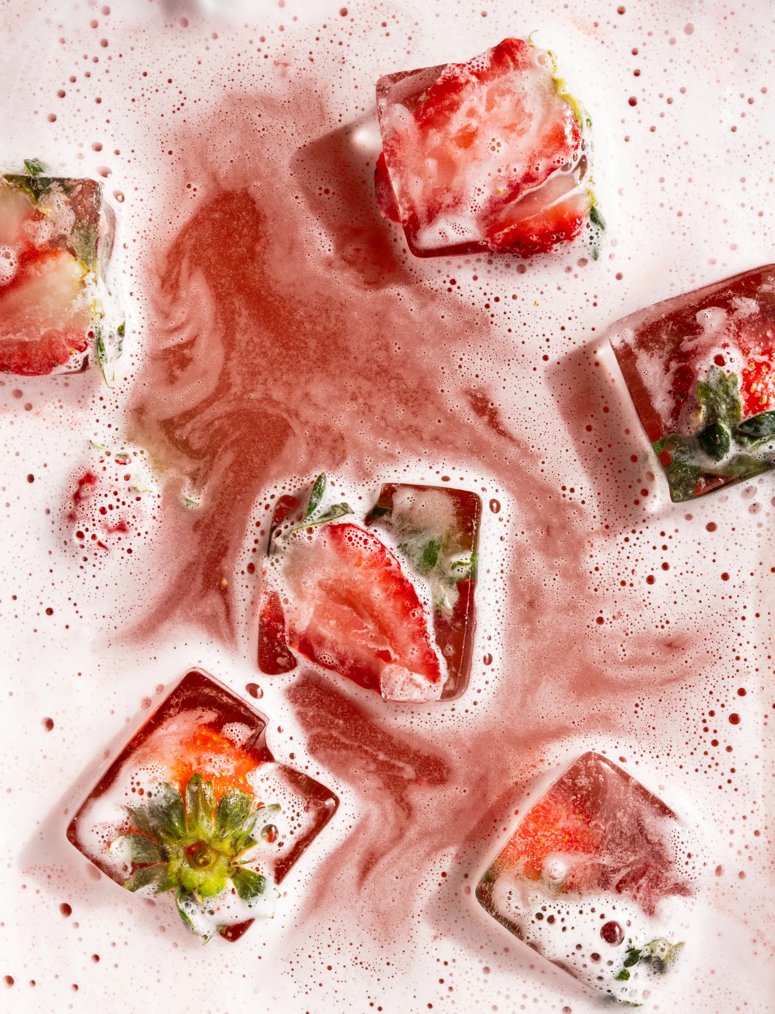 Sundae Body - Strawberry Daiquiri Whipped Shower Foam - shower gel & bruseolier - strawberry - 3