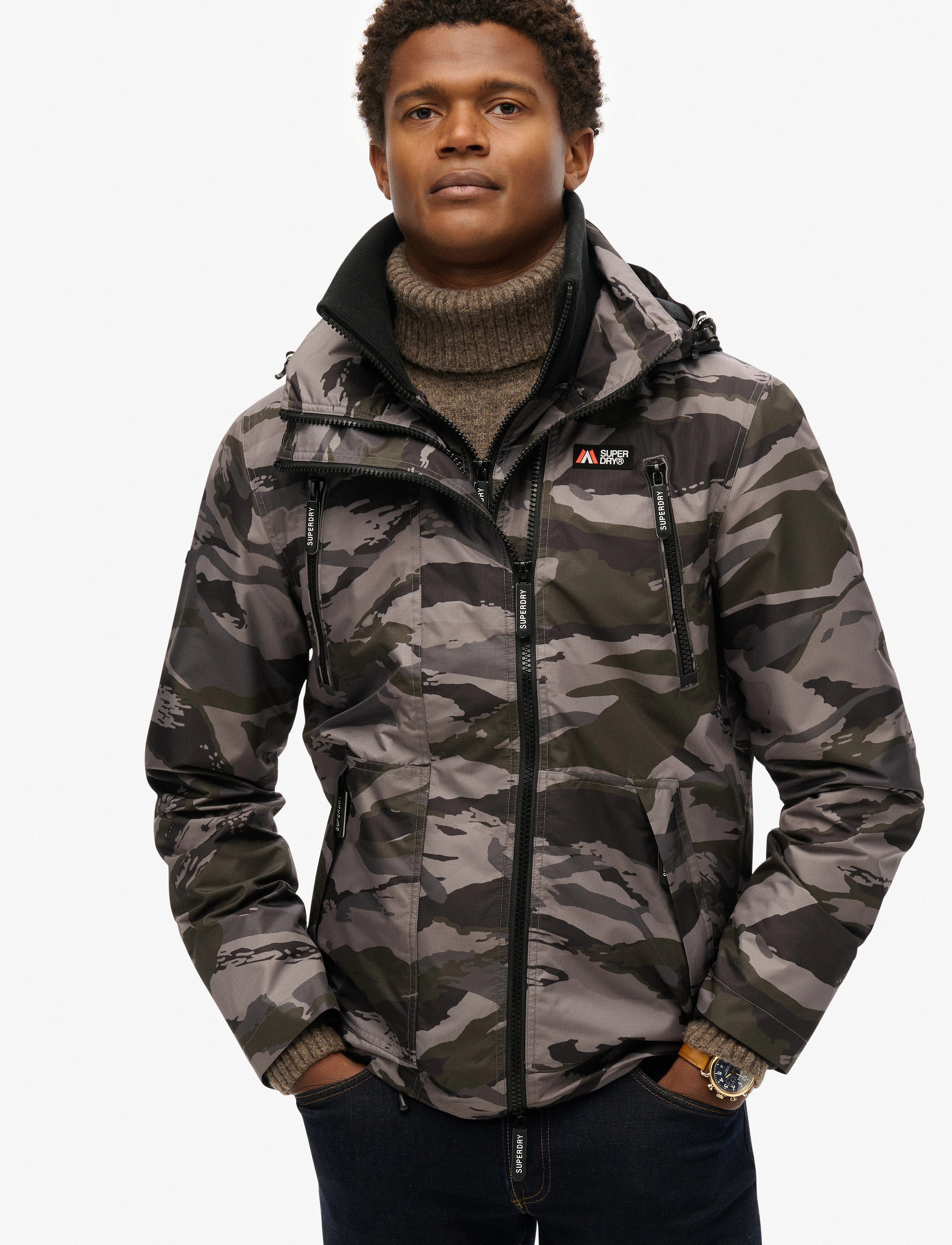Superdry Sport - HOODED MTN WINDBREAKER JACKET - lauko striukės - dark grey tiger camo - 0