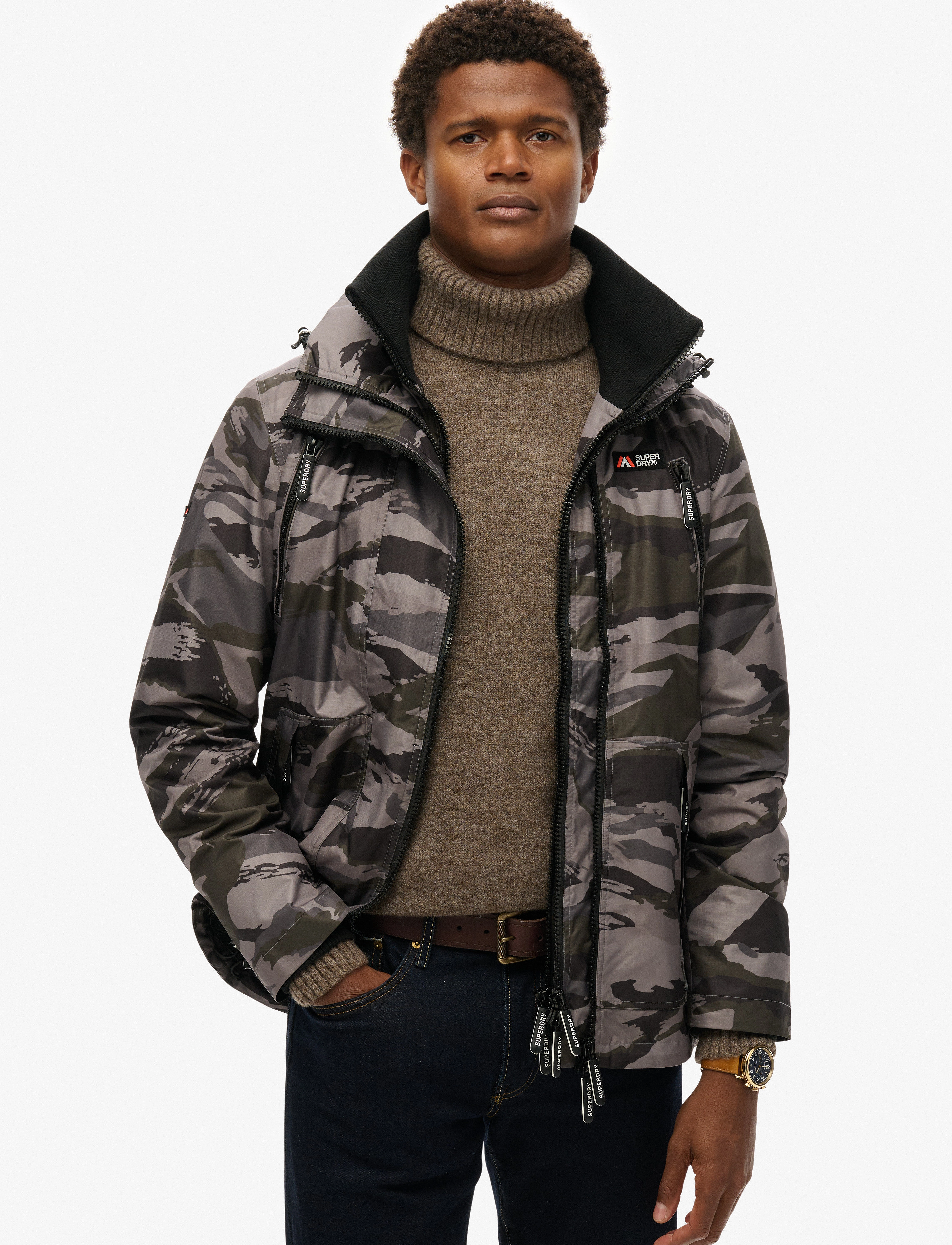 Superdry Sport - HOODED MTN WINDBREAKER JACKET - lauko striukės - dark grey tiger camo - 2
