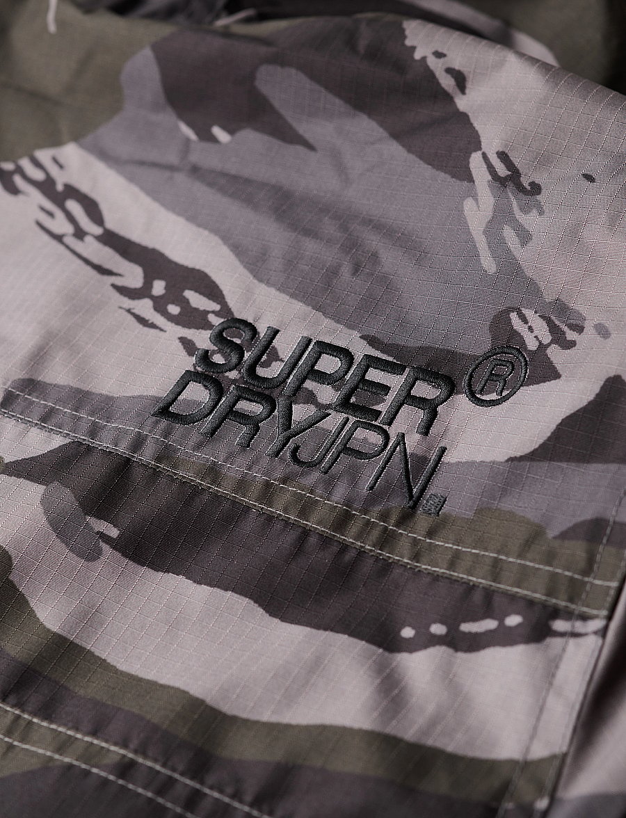 Superdry Sport - HOODED MTN WINDBREAKER JACKET - lauko striukės - dark grey tiger camo - 3