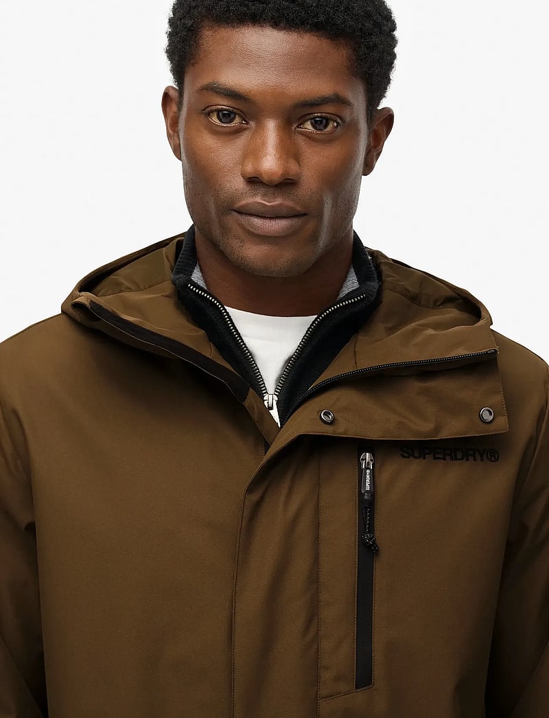 Superdry Sport - HOODED TECH FISHTAIL PARKA - friluftsjakker - dark olive - 4