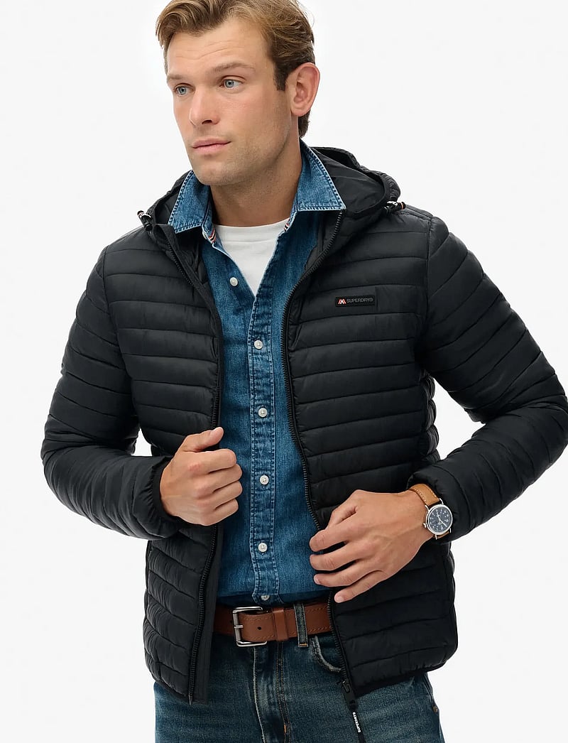 Superdry Sport - HOODED FUJI LITE JACKET - frühlingsjacken - jet black - 4