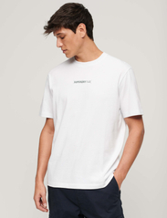 Superdry Sport - UTILITY SPORT LOGO LOOSE TEE - topper & t-skjorter - brilliant white - 0