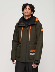 Superdry Sport - SKI ULTIMATE RESCUE JACKET - ski jackets - surplus goods olive - 2