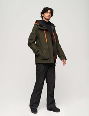 Superdry Sport - SKI ULTIMATE RESCUE JACKET - ski jackets - surplus goods olive - 3