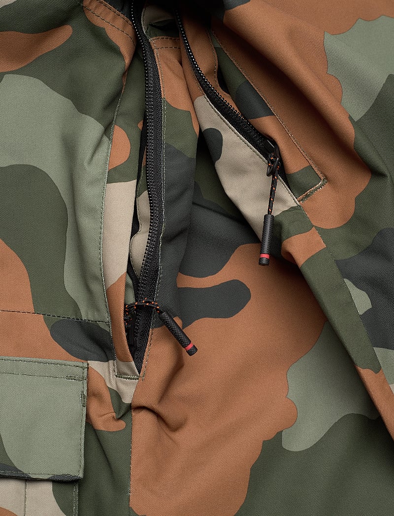 Superdry Sport - SKI ULTIMATE RESCUE JACKET - troops camo green - 4