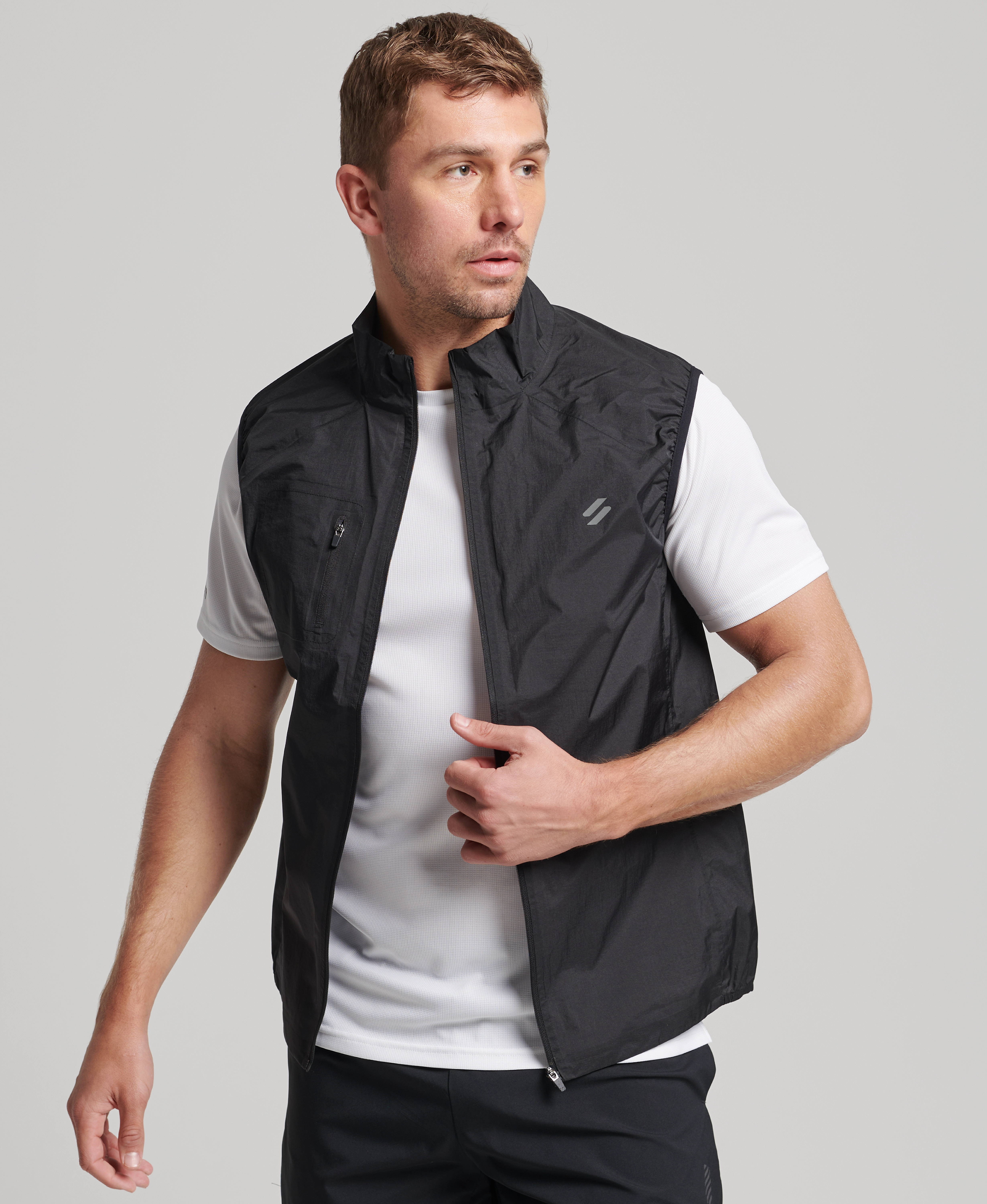 Superdry Sport - RUN LW WIND GILET - black - 2