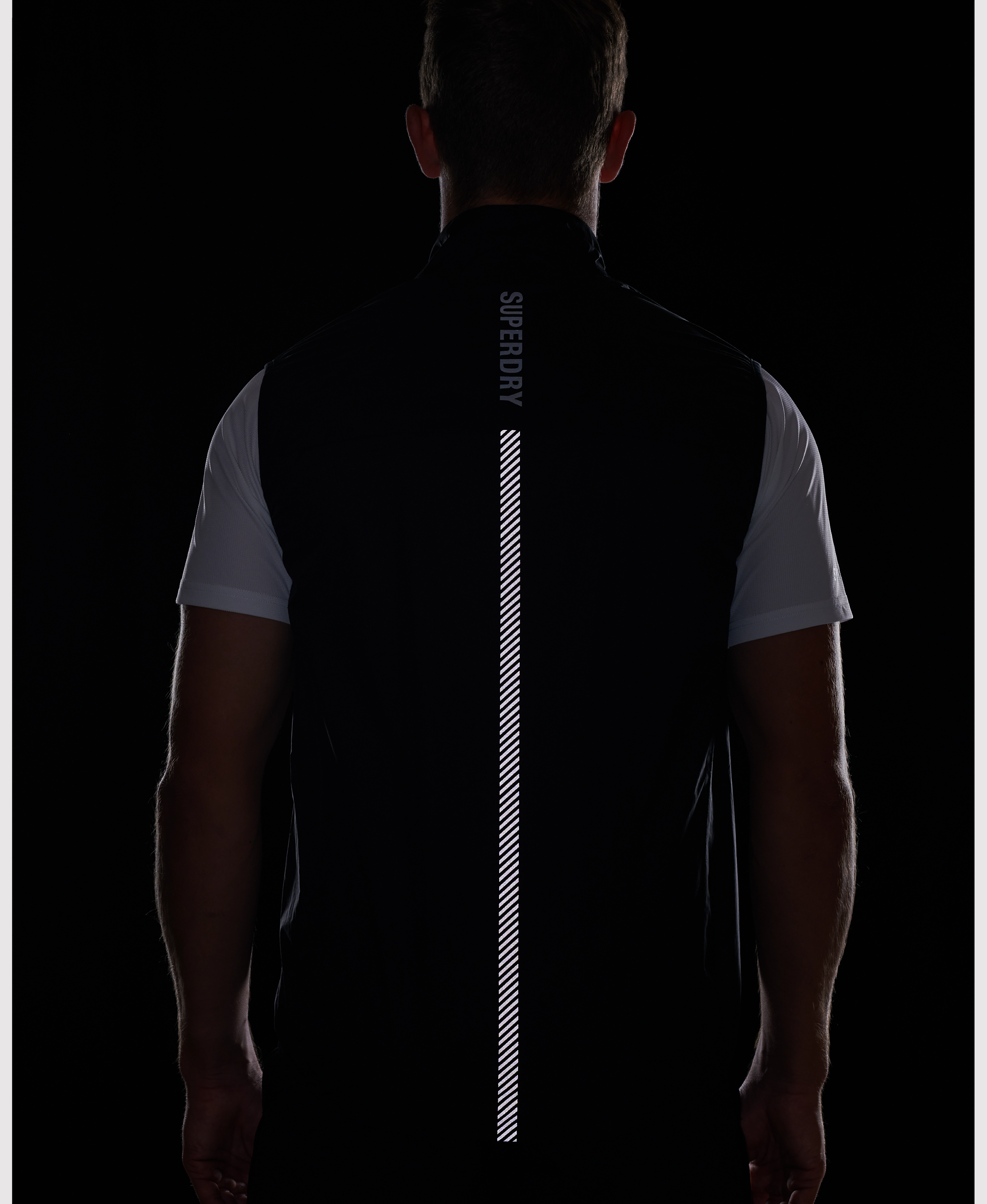 Superdry Sport - RUN LW WIND GILET - black - 4