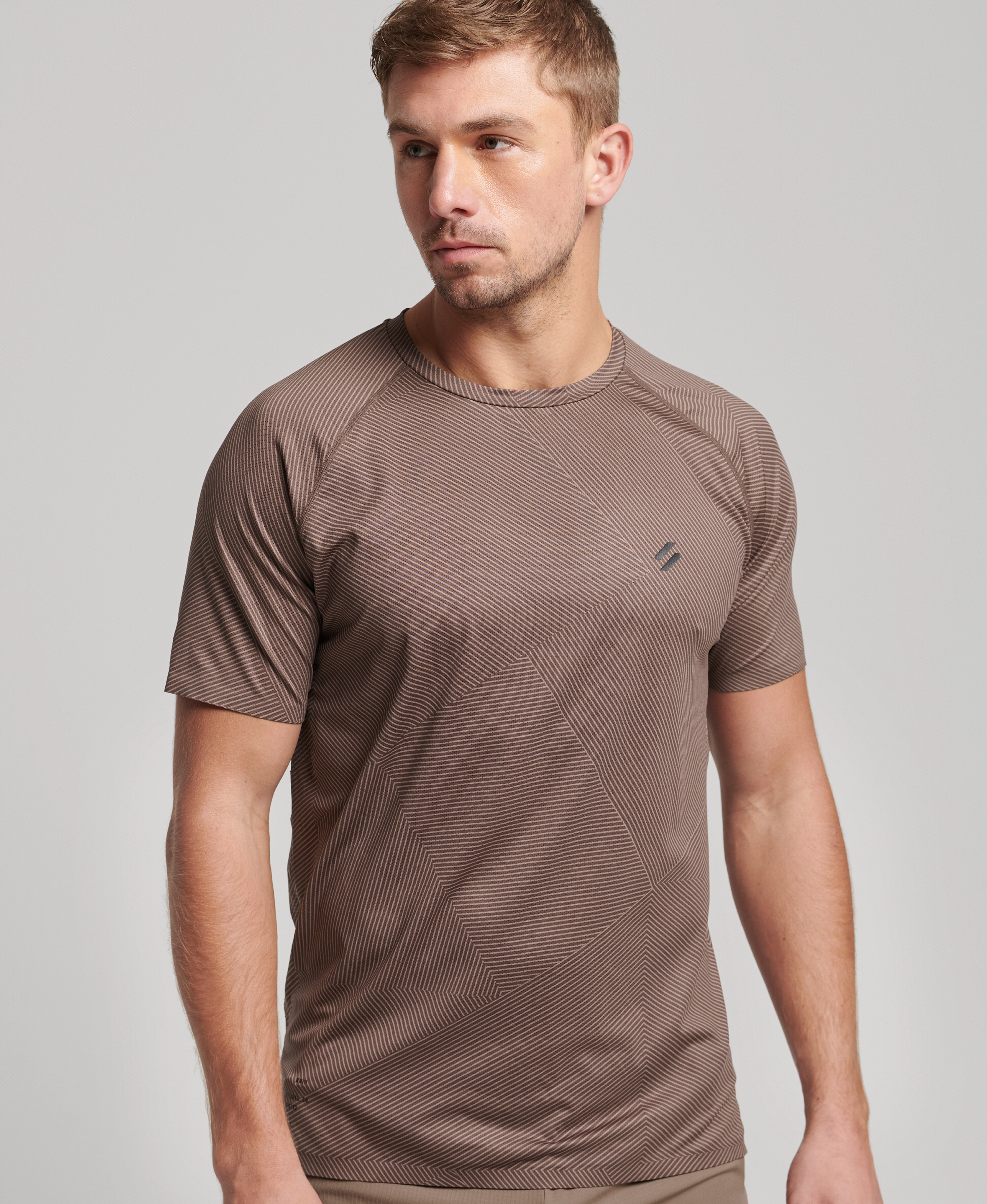 Superdry Sport - TRAIN PREMIUM SS TEE - shopping bag linear print - 2