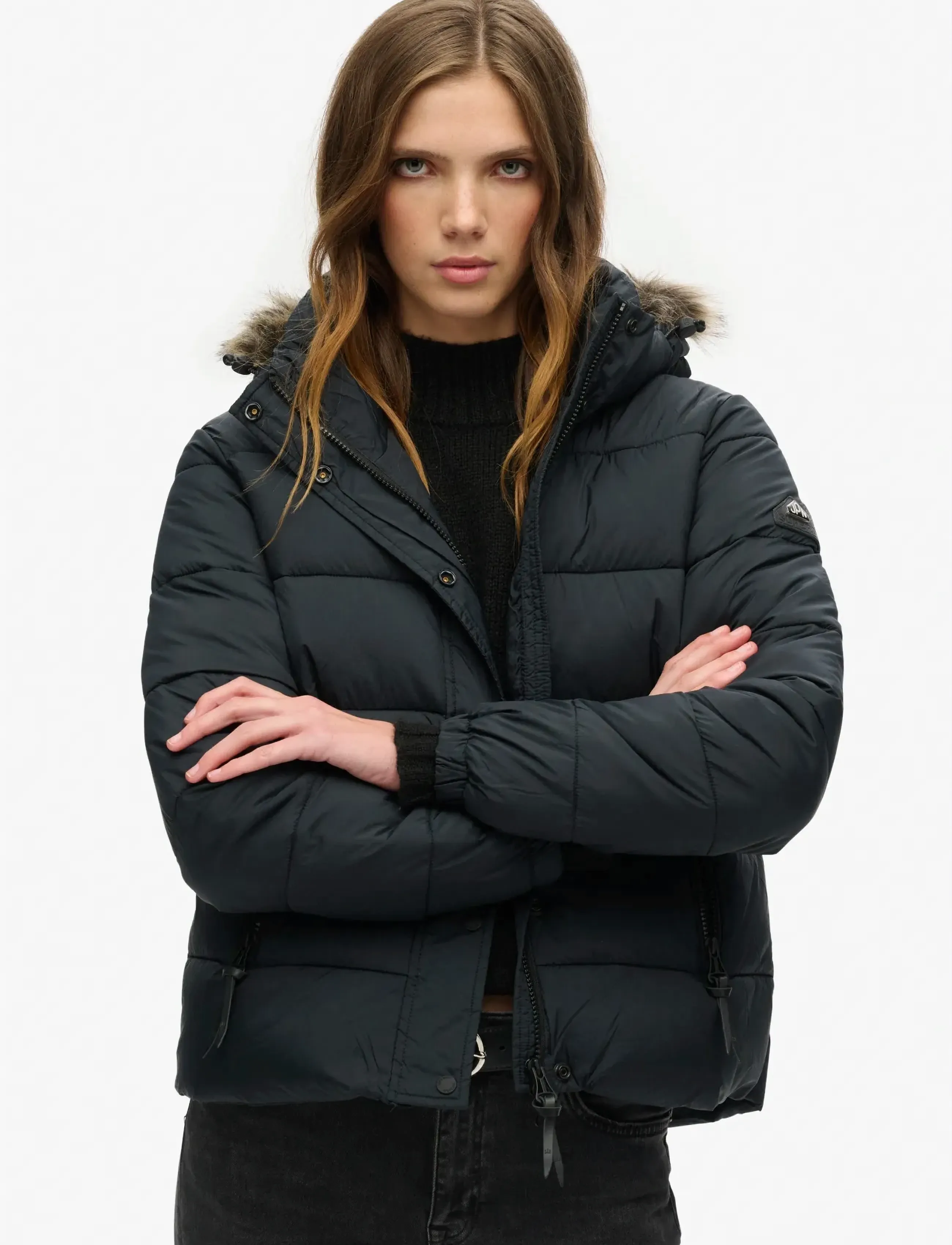 Superdry Sport Vintage Hooded Mid Layer Short, Kvinder, Kort Hætte Pufferjakke, Sort, Str: M