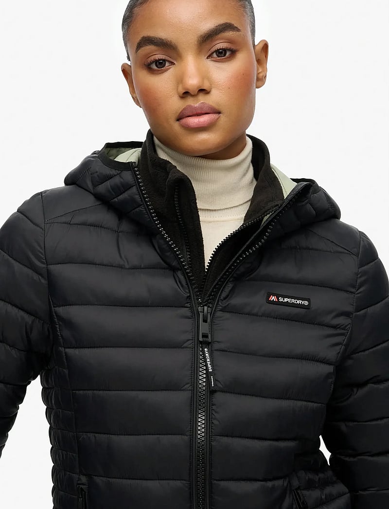 Superdry Sport - HOODED FUJI LITE PADDED JACKET - vinterjakker - black - 2