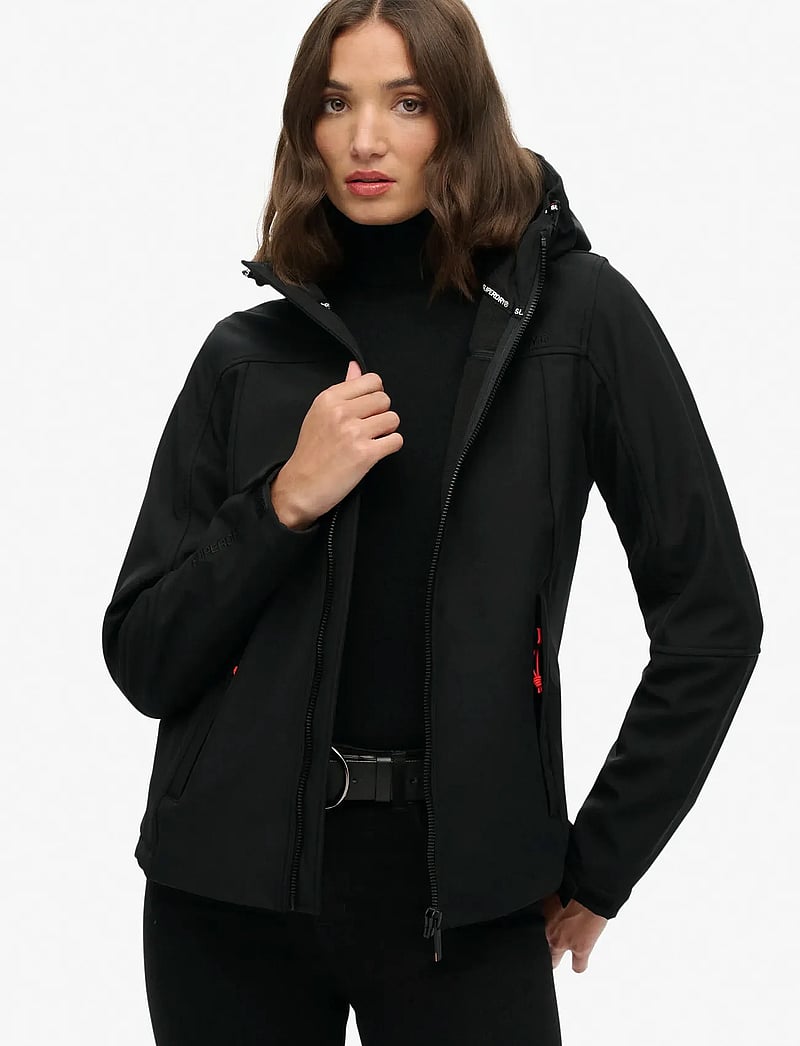 Superdry Sport - HOODED CLASSIC TREKKER JACKET - friluftsjakker - black - 0