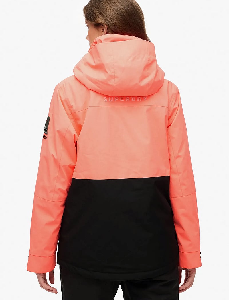 Superdry Sport - ULTIMATE FREESTYLE SKI JACKET - ski-kleidung - fluro coral - 5