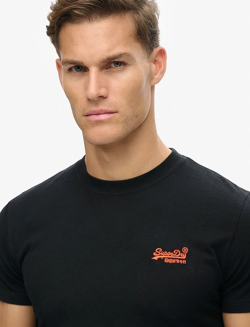 Superdry - ESSENTIAL LOGO EMB TEE - kortærmede t-shirts - black/hazard orange - 3