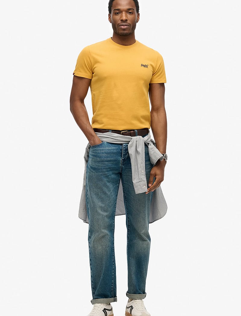 Superdry - ESSENTIAL LOGO EMB TEE - kortærmede t-shirts - denim co ochre brown - 4