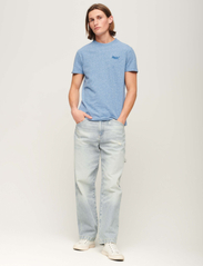 Superdry - ESSENTIAL LOGO EMB TEE - lowest prices - fresh blue grit - 4