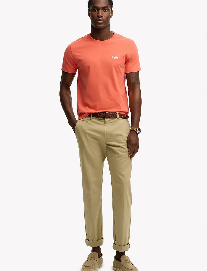 Superdry - ESSENTIAL LOGO EMB TEE - kurzärmelig - sunburst coral - 4
