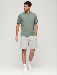 Superdry - OVERDYED LOGO LOOSE TEE - basic t-shirts - balsam green - 3