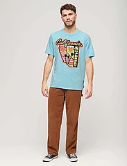 Superdry - NEON TRAVEL GRAPHIC LOOSE TEE - kortärmade t-shirts - kingfisher blue slub - 3