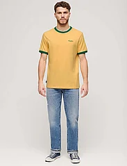 Superdry - ESSENTIAL LOGO RINGER TEE - laveste priser - canary yellow marl/drop kick green - 4