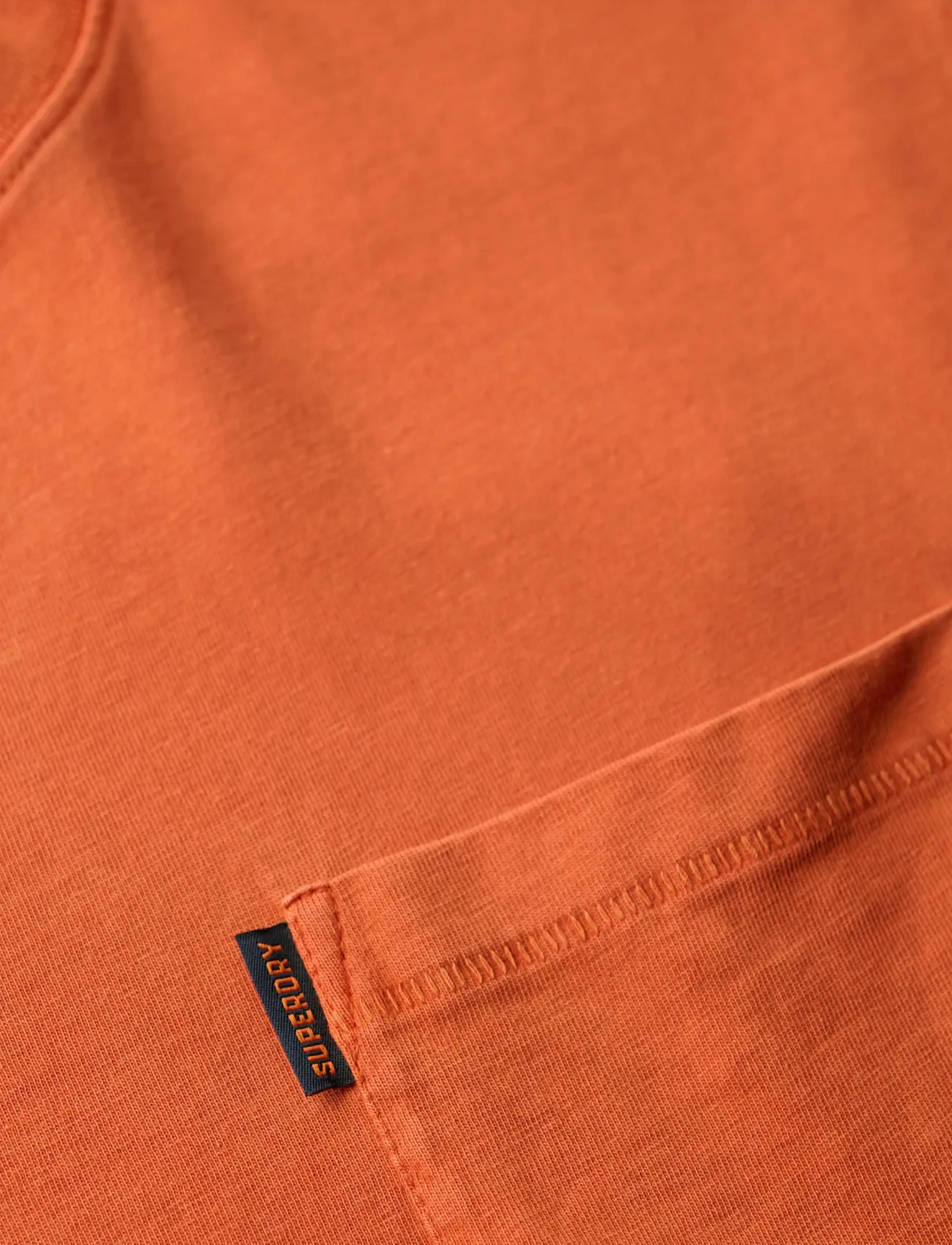 Superdry - ESSENTIAL WASHED POCKET TEE - kurzärmelige t-shirts - washed autumn glaze brown - 4